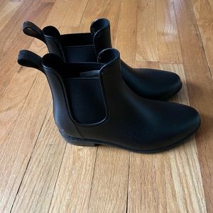 Black chelsea rain boots
